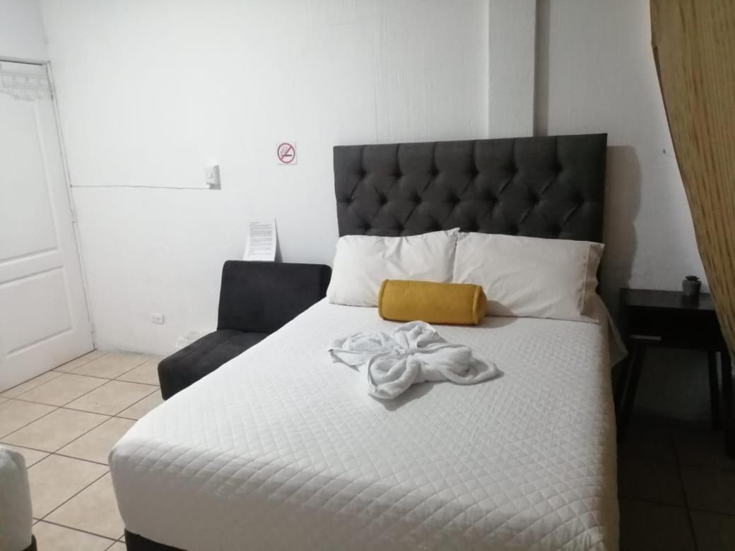 Global Airport Inn Free Shuttle 危地马拉 外观 照片