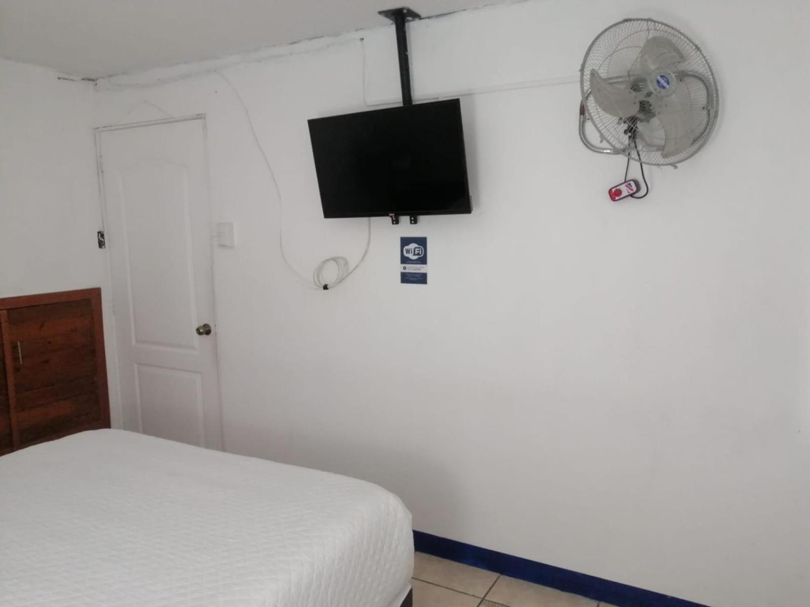 Global Airport Inn Free Shuttle 危地马拉 外观 照片